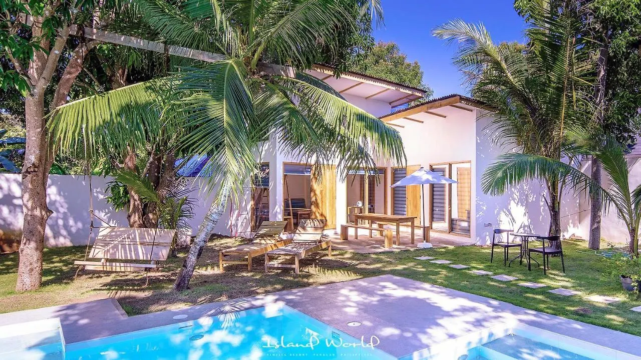 Island World Panglao Hotel 3*,